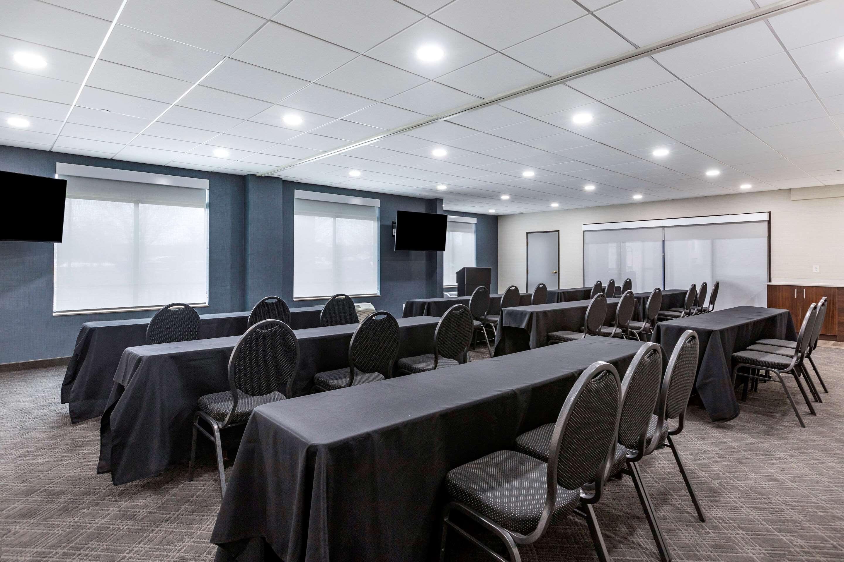 Comfort Inn & Suites Grand Blanc-Flint Ngoại thất bức ảnh